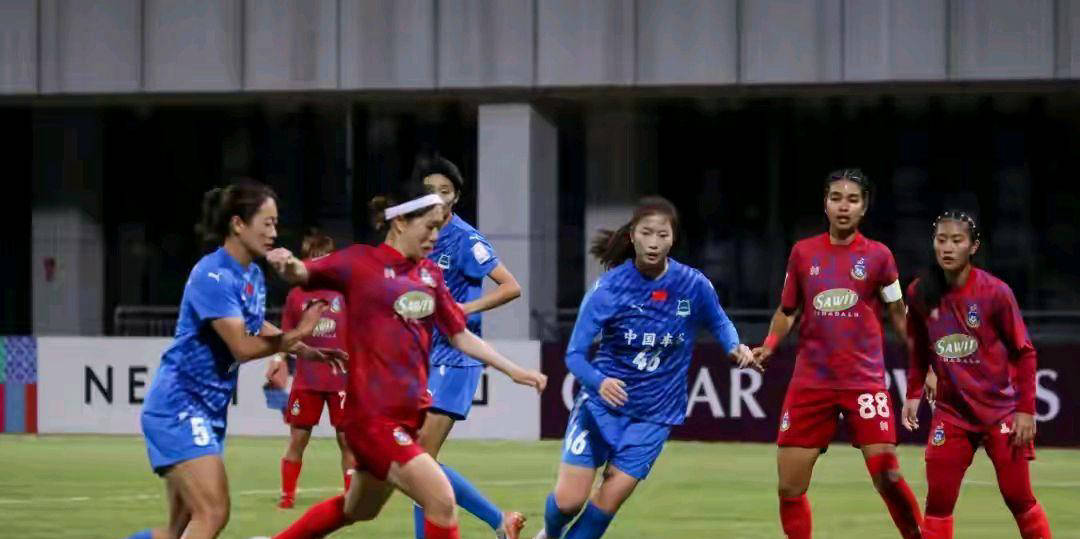 澳亚国际手游官网-争夺荣耀：女足比赛中的激烈角逐的简单介绍